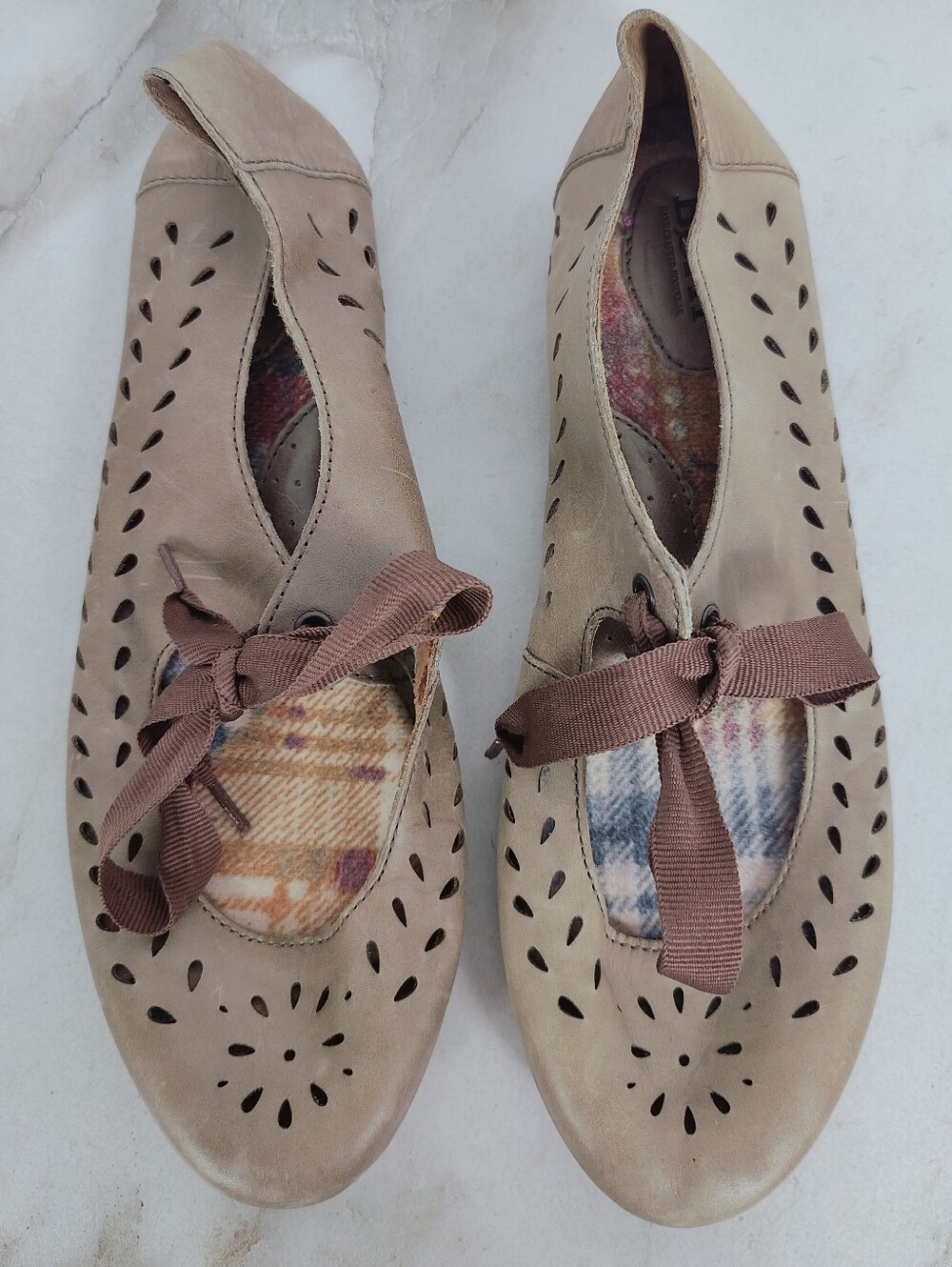 Born Tan Taupe Leather Perforated Ballet Style Lace-Up Flats, Sz 10